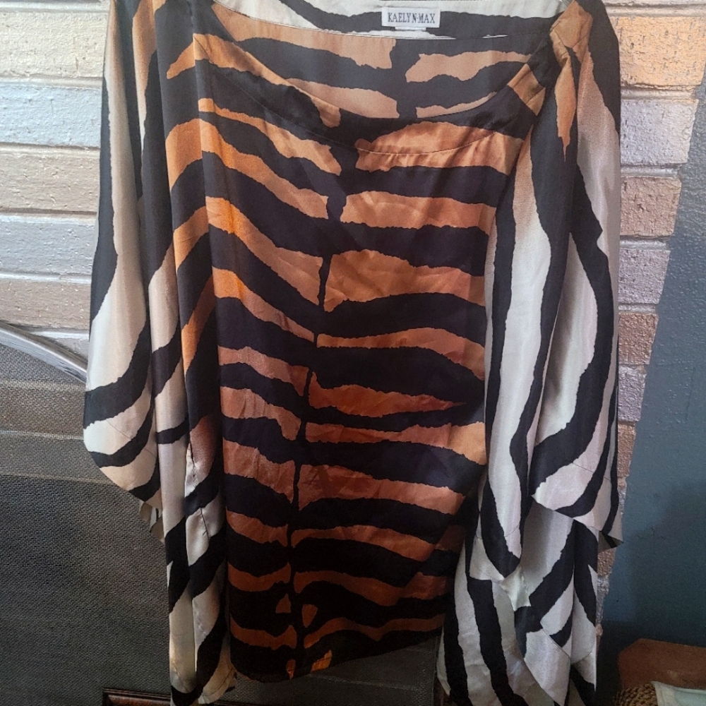 Animal print kate Kaelyn Max Silky Top